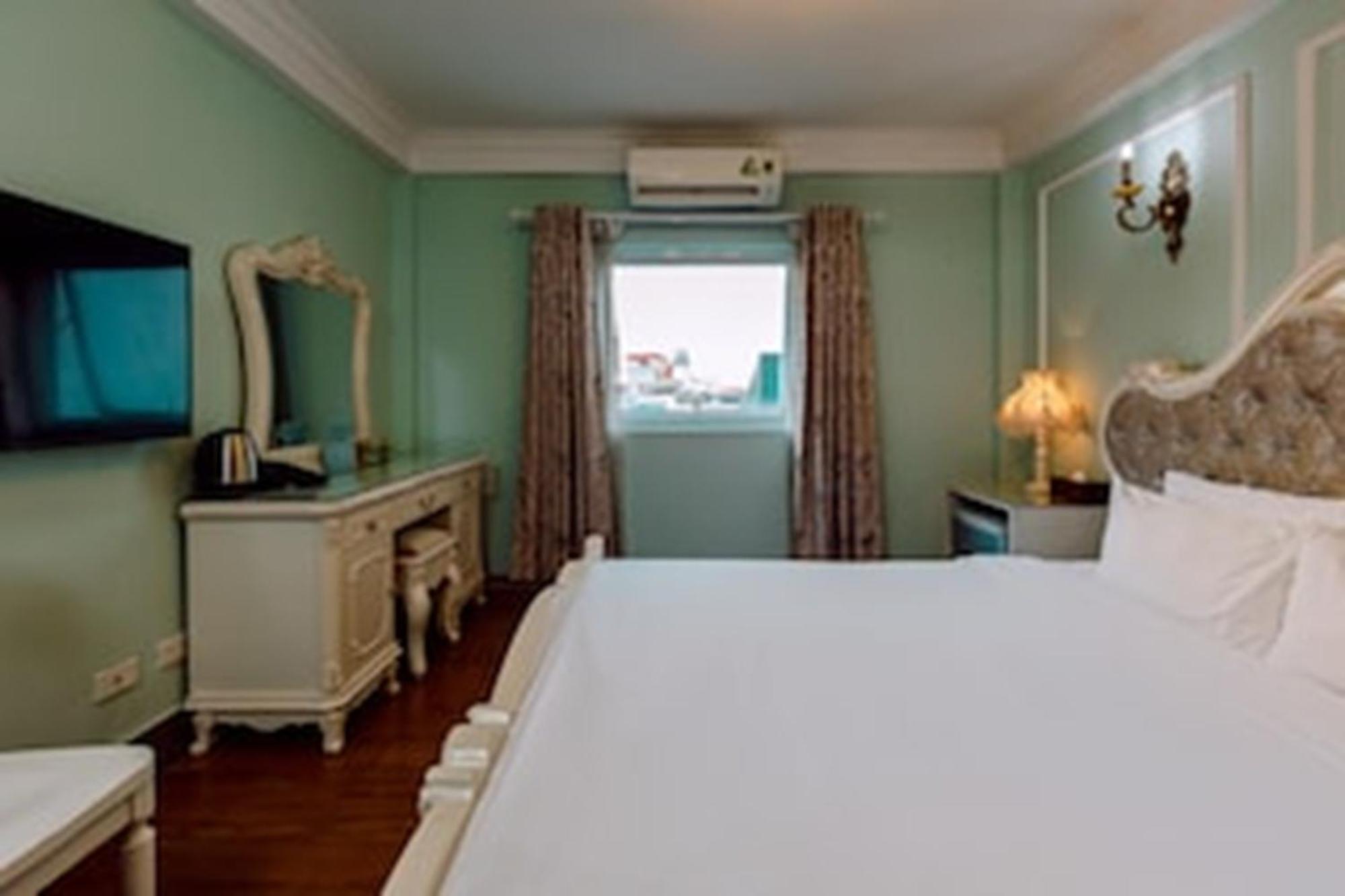 Super Oyo Capital O 1173 Le Grand Hanoi Hotel - The Ruby Exterior photo